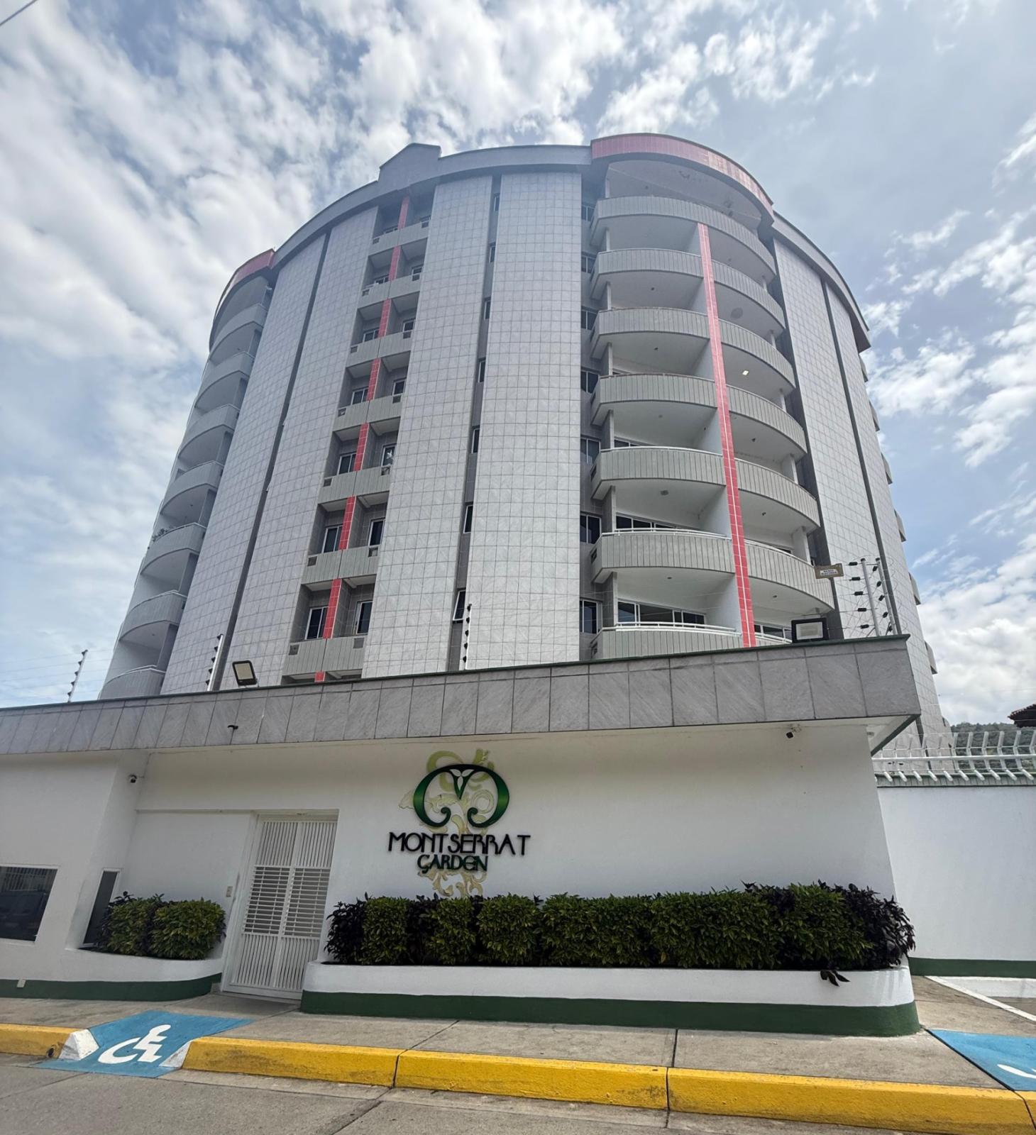 Apartamento en Alquiler - Urb. Humboldt - Res. Montserrat Garden - Mérida - Estado Mérida